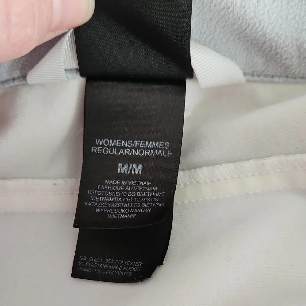 The North Face Women's Cream Zipper Medium Jacket - Picture 16 of 16
